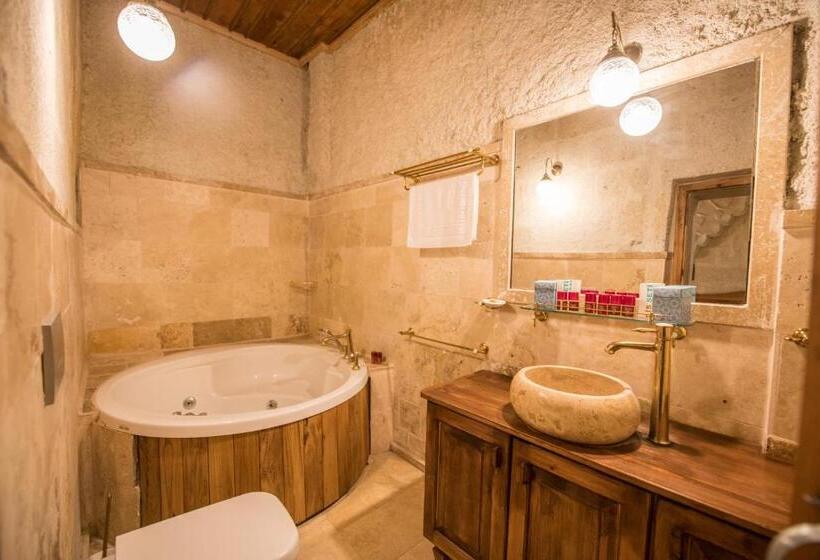 اتاق لوکس با وان آب گرم, Charming Cave