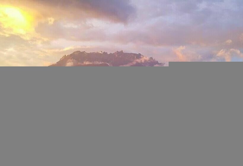 غرفة سوبيريور ثلاثية, Crystal Hill R