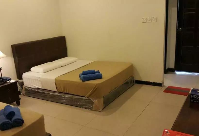 Superior Kolmen Hengen Huone, Crystal Hill R