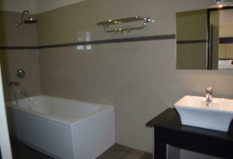 Deluxe Suite met Kingsize Bed, Golden Castle