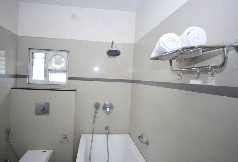 Deluxe Suite, Golden Castle