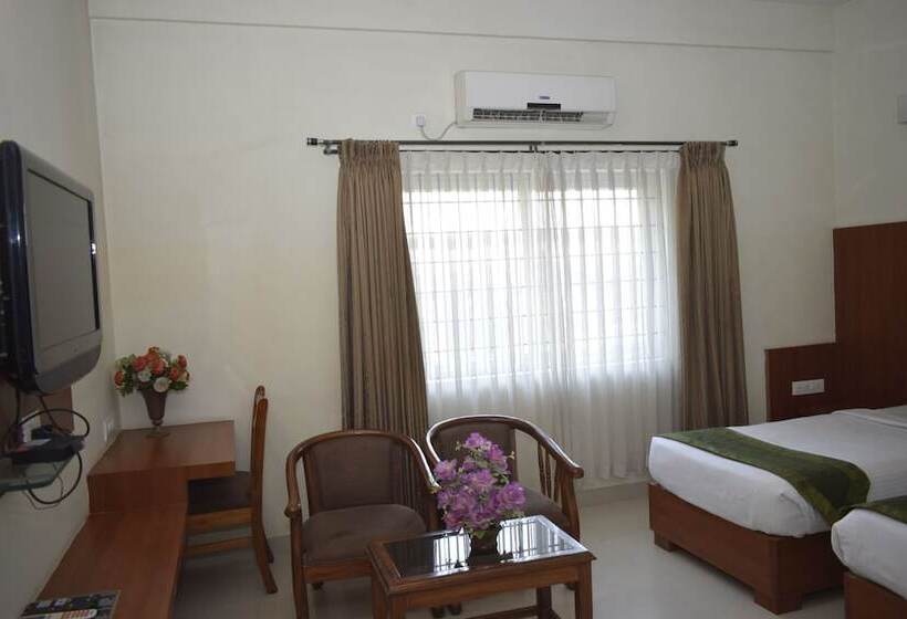 Deluxe Suite, Golden Castle