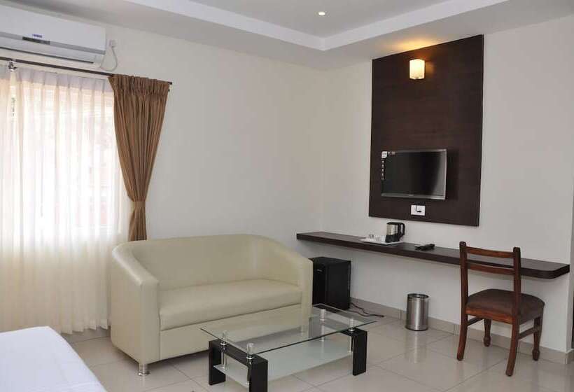 Deluxe Suite, Golden Castle