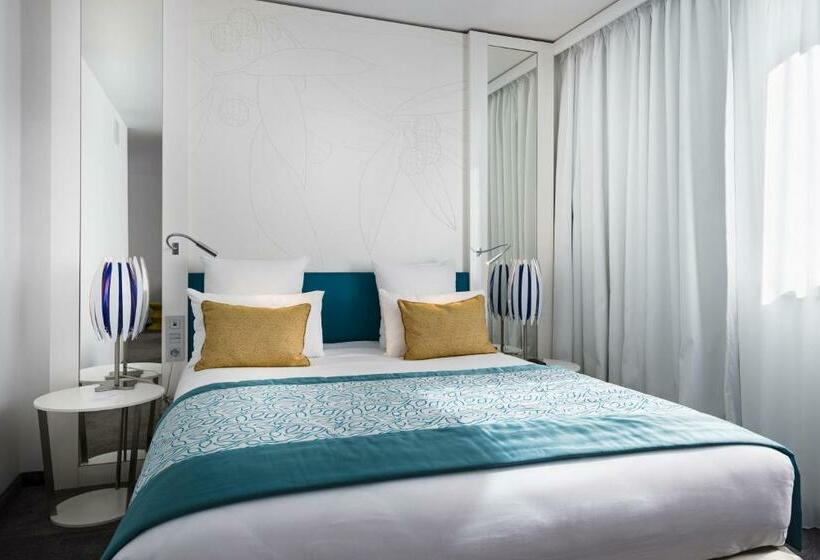 اتاق سوپریور با تخت بزرگ, Golden Tulip Marseille Euromed