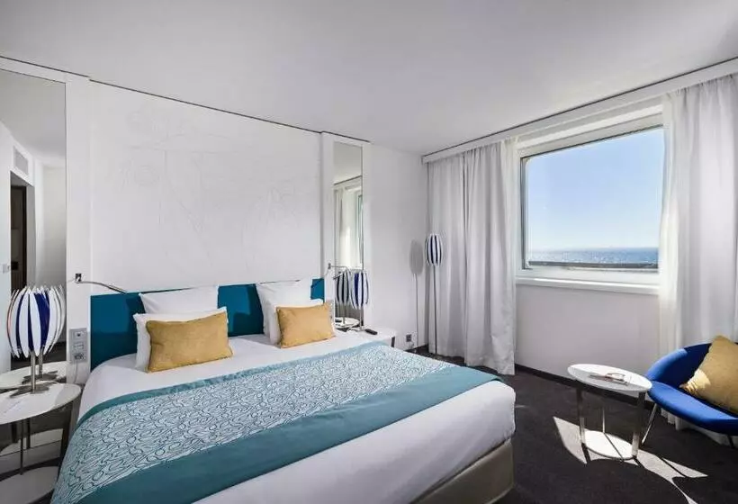 オーシャンビュースタンダードルーム, Golden Tulip Marseille Euromed