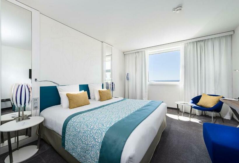 اتاق استاندارد با چشمانداز دریا, Golden Tulip Marseille Euromed