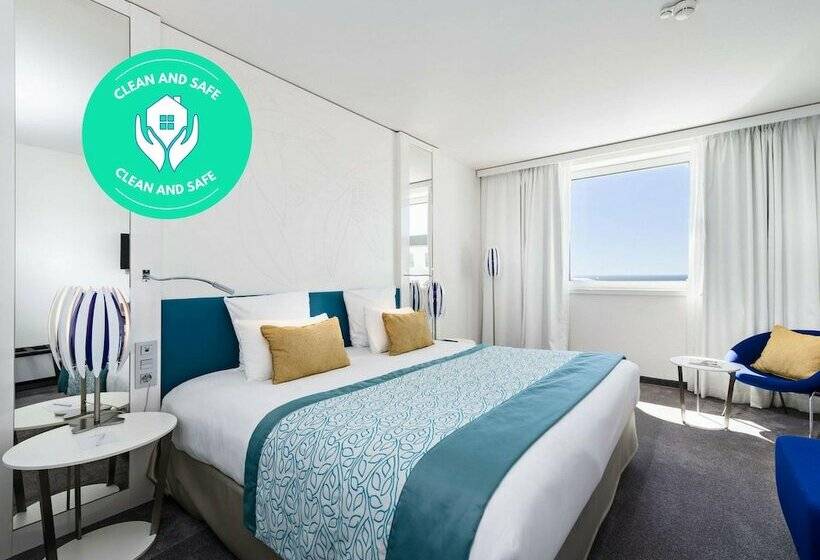 Номер Superior Вид на Море, Golden Tulip Marseille Euromed
