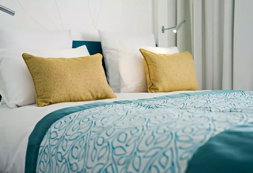 オーシャンビュースーペリアールーム, Golden Tulip Marseille Euromed
