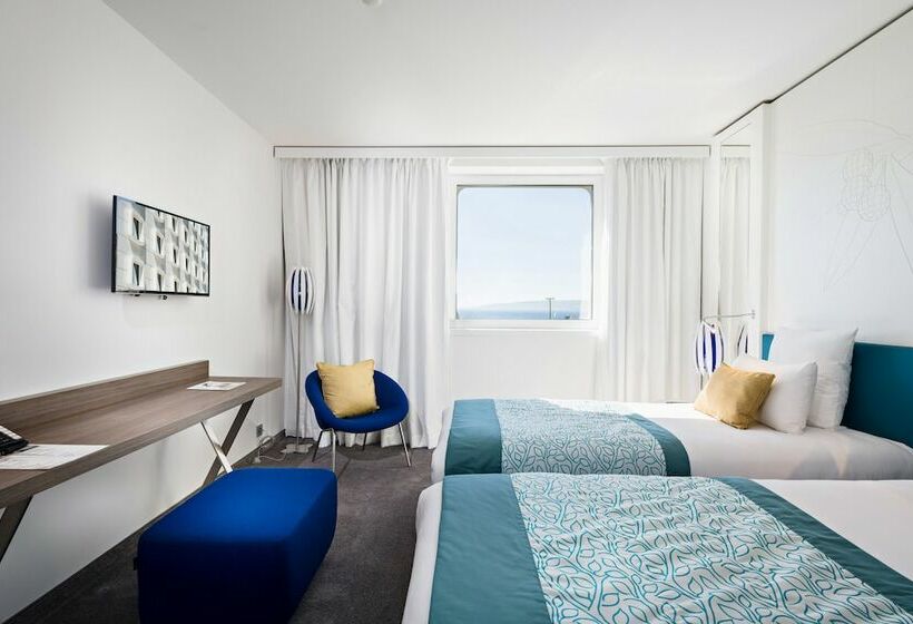Chambre Supérieure Vue Mer, Golden Tulip Marseille Euromed