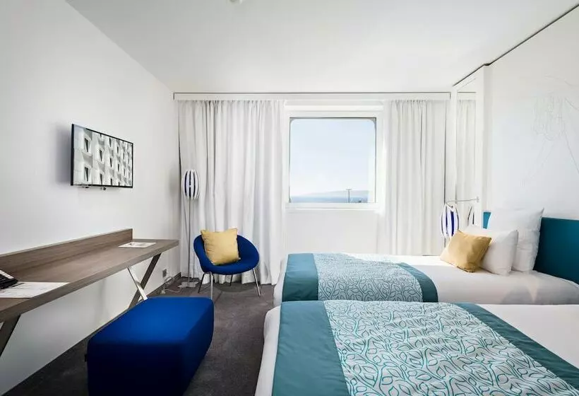 オーシャンビュースーペリアールーム, Golden Tulip Marseille Euromed