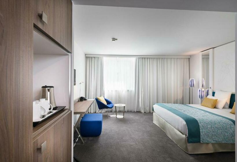 اتاق اجرایی با تخت بزرگ, Golden Tulip Marseille Euromed