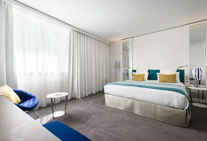 キングサイズベッドのエクゼクティブルーム, Golden Tulip Marseille Euromed