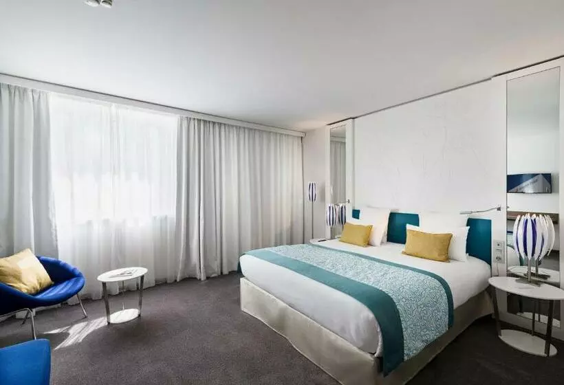 キングサイズベッドのエクゼクティブルーム, Golden Tulip Marseille Euromed