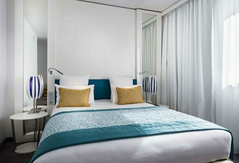Junior Suite, Golden Tulip Marseille Euromed
