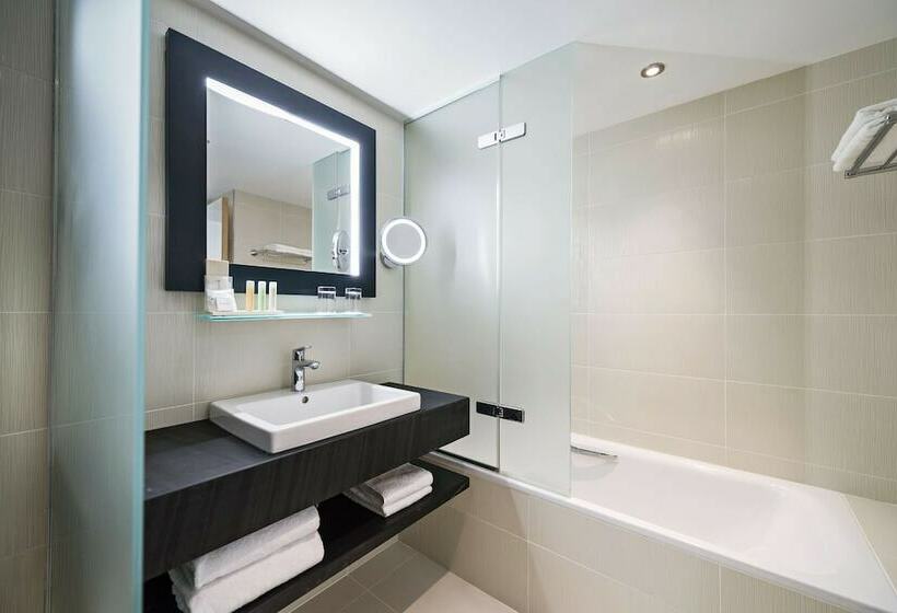 سوییت جونیور, Golden Tulip Marseille Euromed