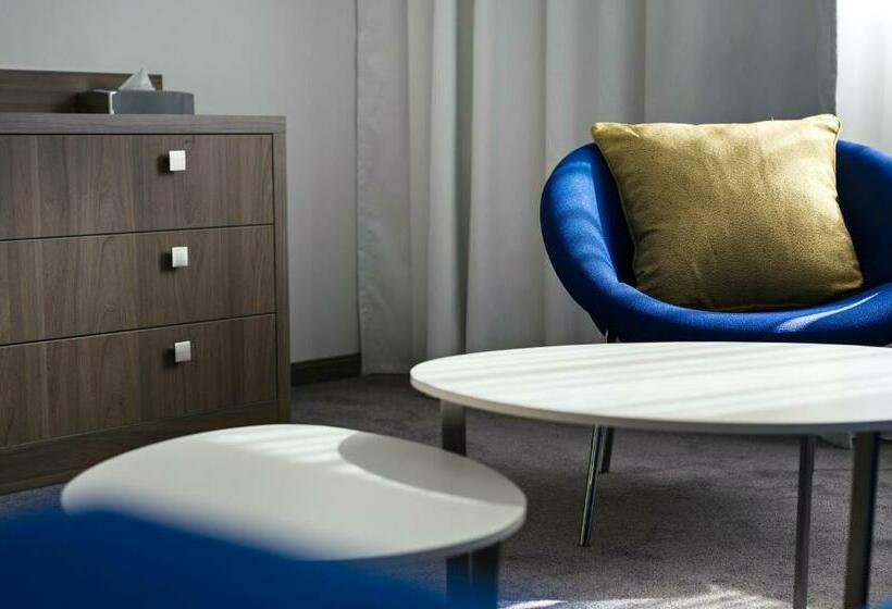 Suite Executive Vue Mer, Golden Tulip Marseille Euromed