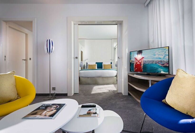 Люкс Executive Вид на Море, Golden Tulip Marseille Euromed