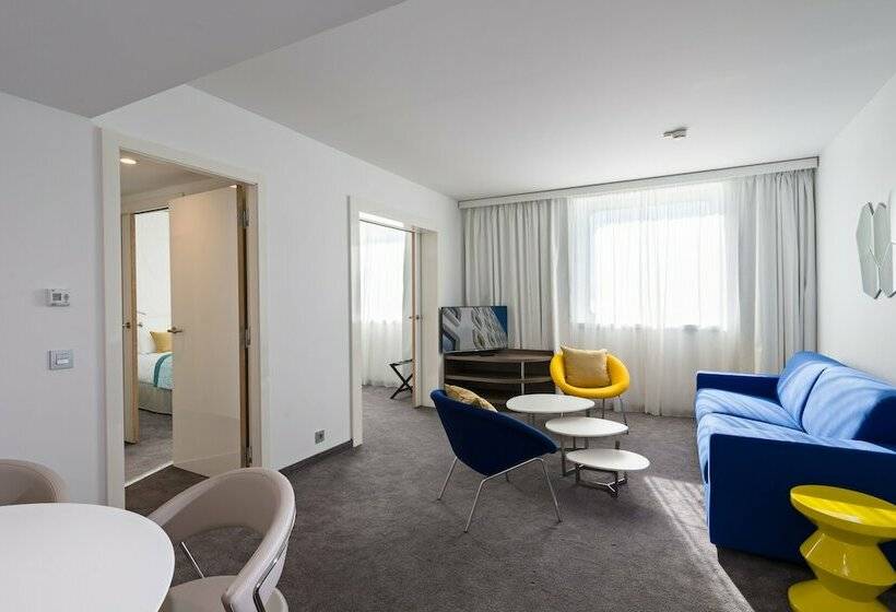 سوئیت اجرایی با چشمانداز دریا, Golden Tulip Marseille Euromed