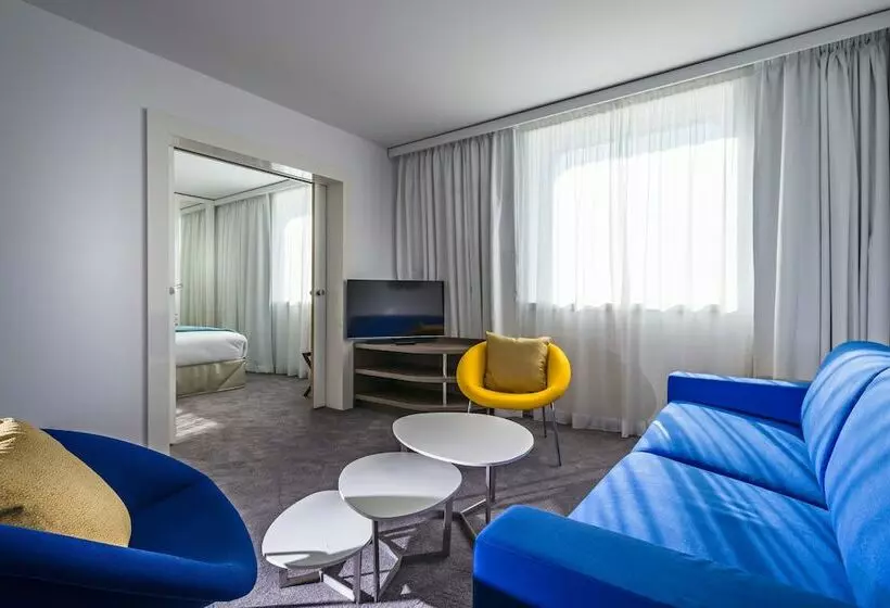 海の見えるエクゼクティブスイート, Golden Tulip Marseille Euromed