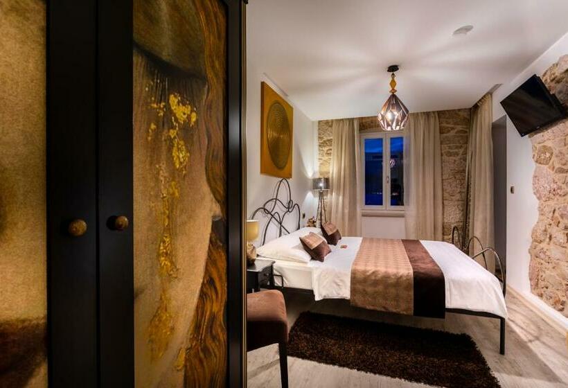 اتاق استاندارد با بالکن و چشمانداز دریا, Heritage Forza