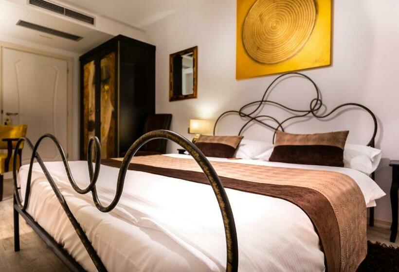 اتاق استاندارد با بالکن و چشمانداز دریا, Heritage Forza