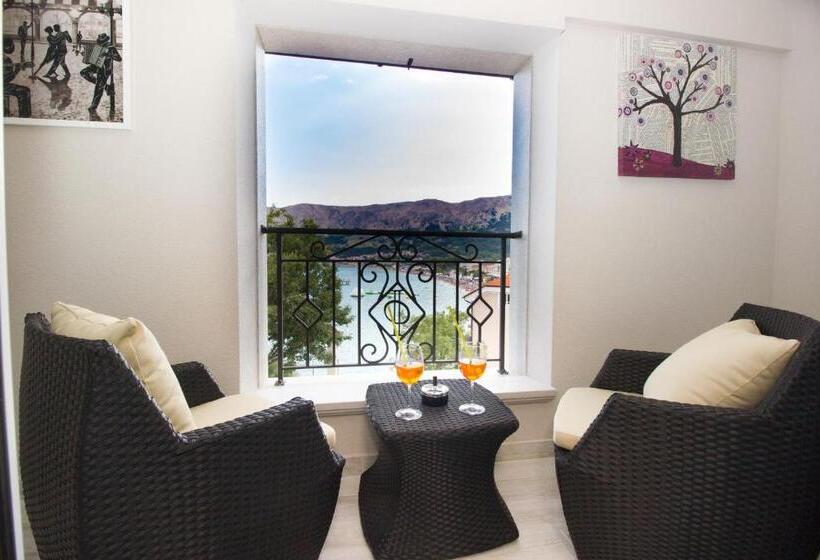 اتاق استاندارد با بالکن و چشمانداز دریا, Heritage Forza