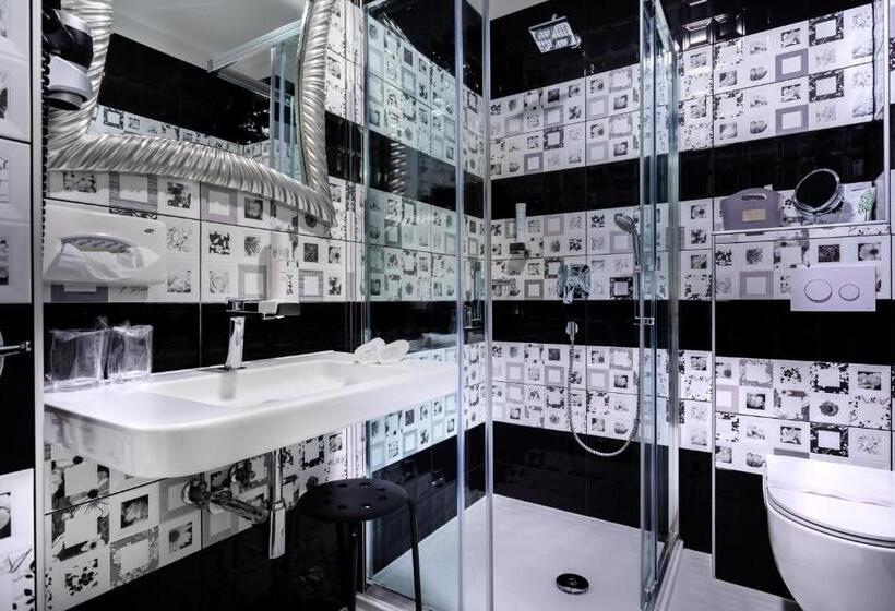 اتاق استاندارد با بالکن و چشمانداز دریا, Heritage Forza