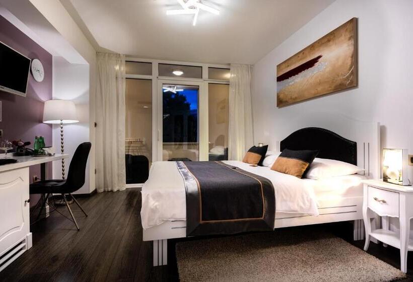 اتاق استاندارد با بالکن و چشمانداز دریا, Heritage Forza