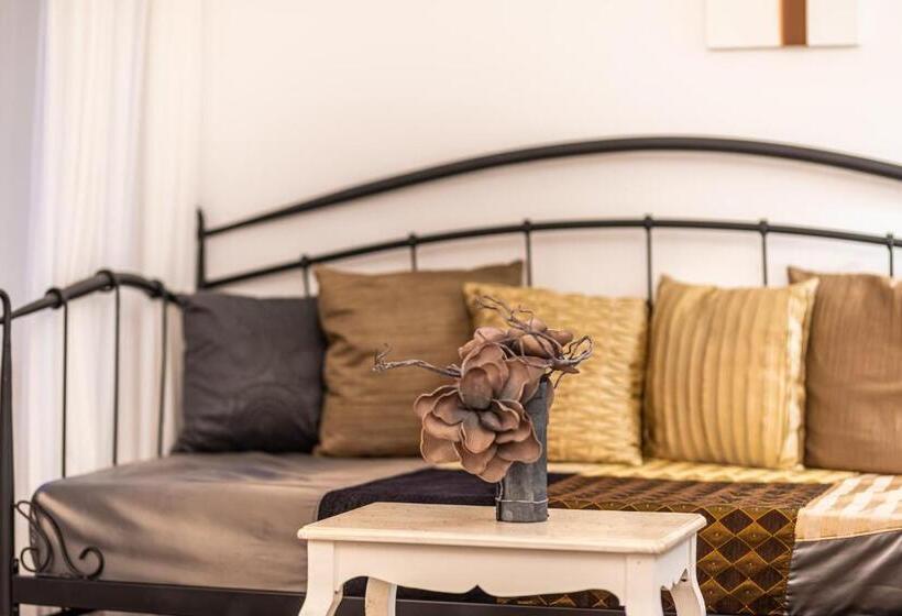 اتاق استاندارد با تراس, Heritage Forza