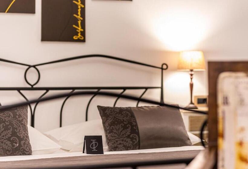 اتاق استاندارد با تراس, Heritage Forza