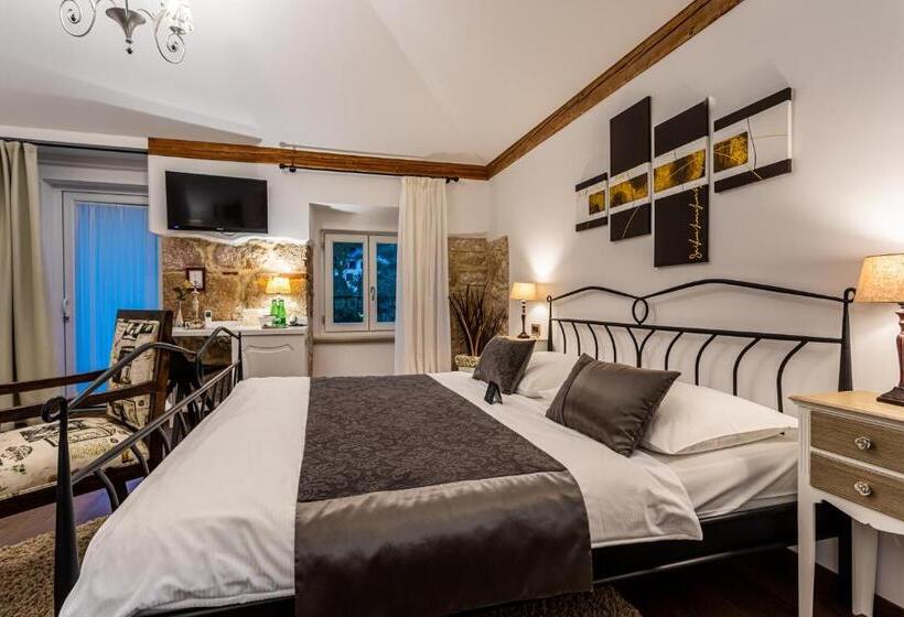 اتاق استاندارد با تراس, Heritage Forza