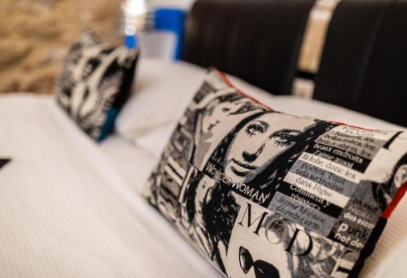 اتاق استاندارد با بالکن, Heritage Forza