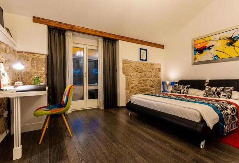 اتاق استاندارد با بالکن, Heritage Forza