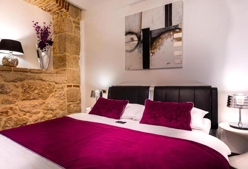 اتاق استاندارد با بالکن, Heritage Forza