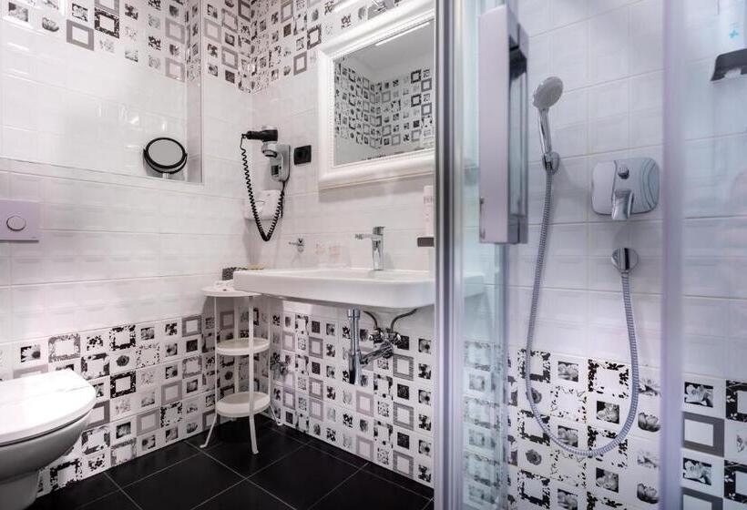 اتاق استاندارد با چشمانداز دریا, Heritage Forza