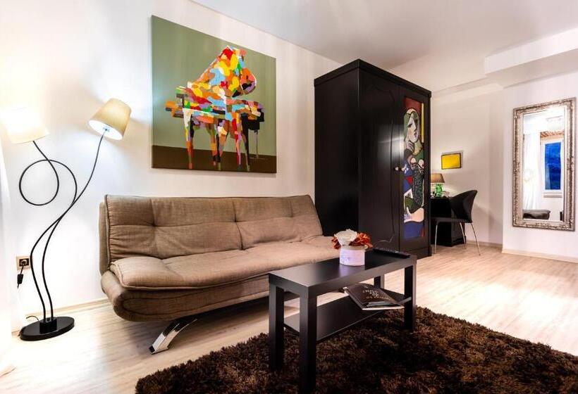 اتاق استاندارد با چشمانداز دریا, Heritage Forza