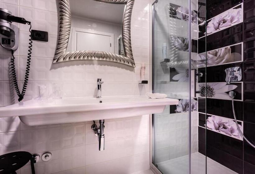 اتاق استاندارد با چشمانداز دریا, Heritage Forza