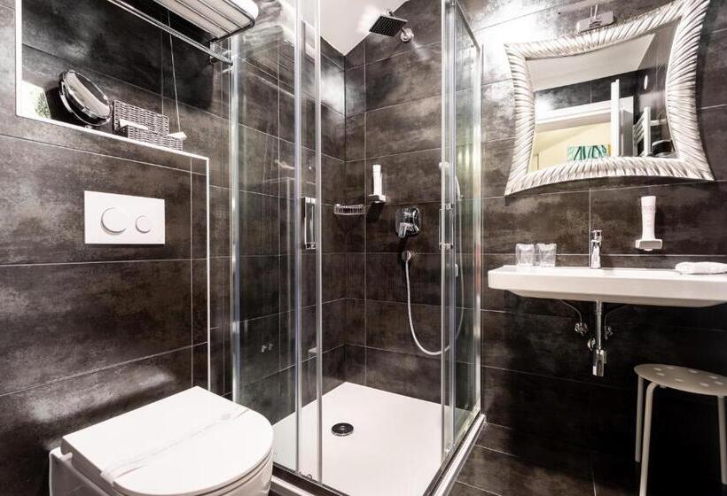 سوئیت با بالکن, Heritage Forza