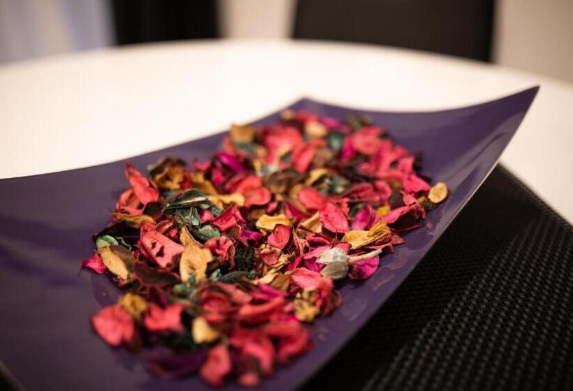 سوئیت با بالکن, Heritage Forza