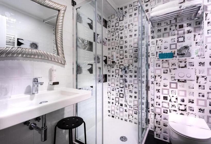 اتاق استاندارد با بالکن و چشمانداز دریا, Heritage Forza