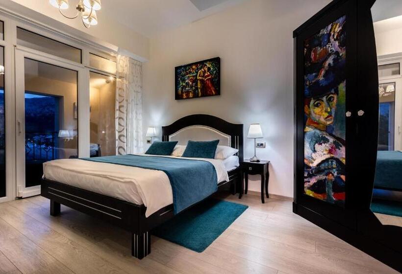 اتاق استاندارد با بالکن و چشمانداز دریا, Heritage Forza