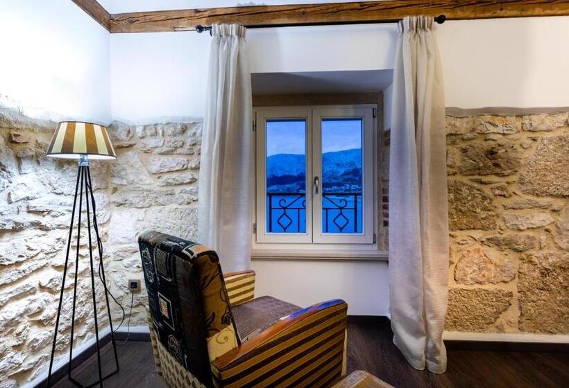 اتاق استاندارد با چشمانداز دریا, Heritage Forza