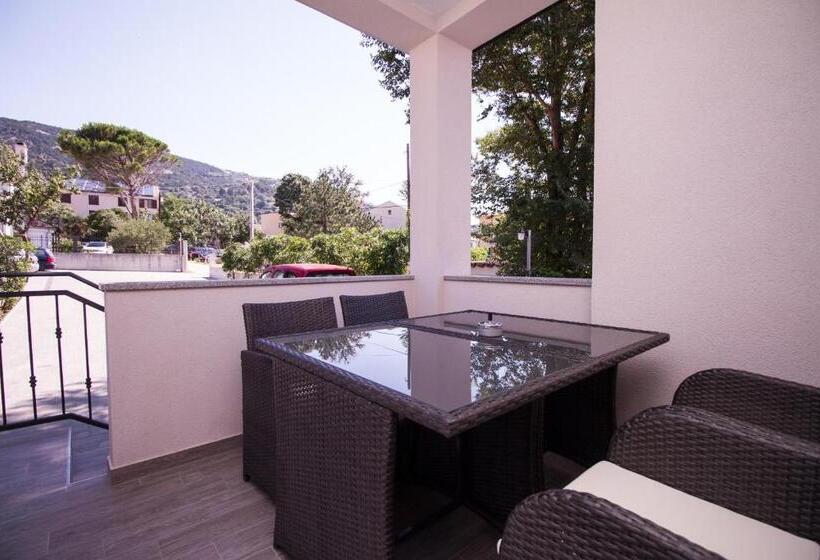 سوئیت با بالکن, Heritage Forza