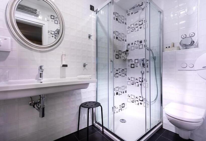 سوئیت با بالکن, Heritage Forza