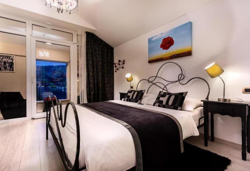 اتاق استاندارد با بالکن و چشمانداز دریا, Heritage Forza