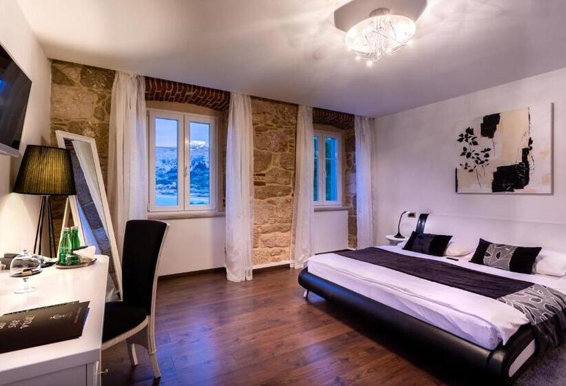 اتاق استاندارد با چشمانداز دریا, Heritage Forza