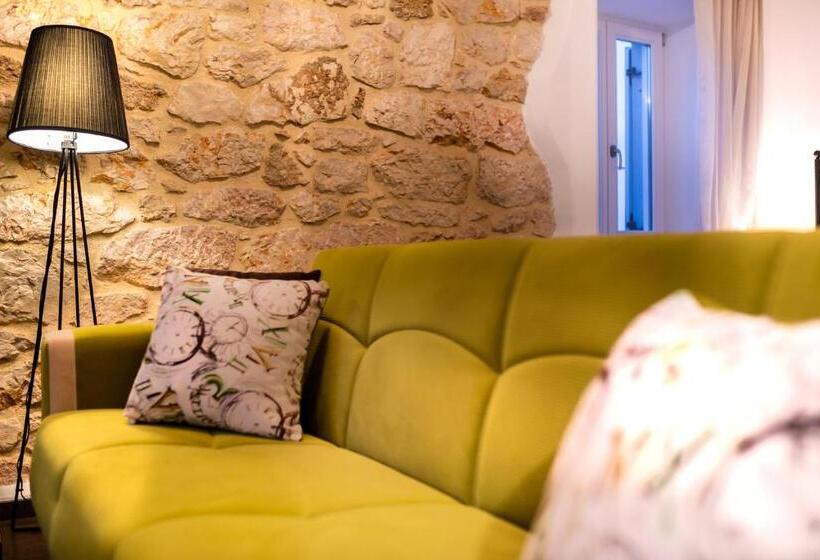 سوئیت با بالکن, Heritage Forza