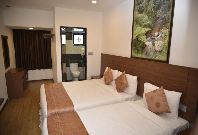 חדר דלוקס לשלושה, Highlanders