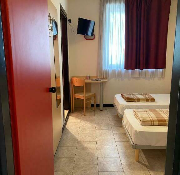 חדר סטנדרט לארבעה, Mazzini