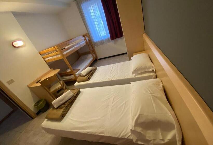 חדר סטנדרט לארבעה, Mazzini